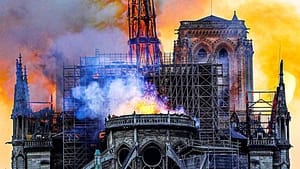 Notre-Dame brûle háttérkép